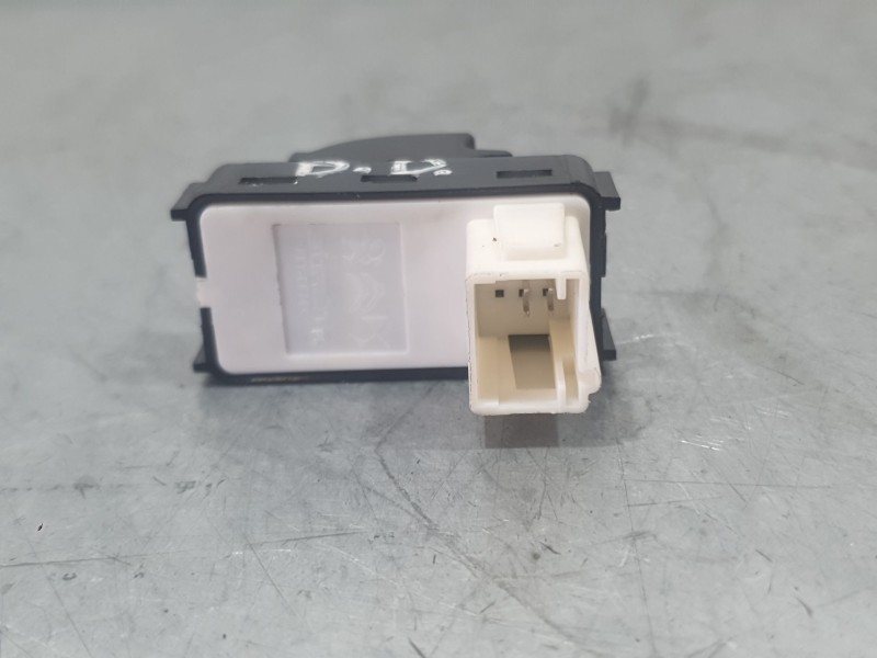 Recambio de mando elevalunas delantero derecho para peugeot 3008 ii suv (mc_, mr_, mj_, m4_) 1.5 bluehdi 130 referencia OEM IAM 