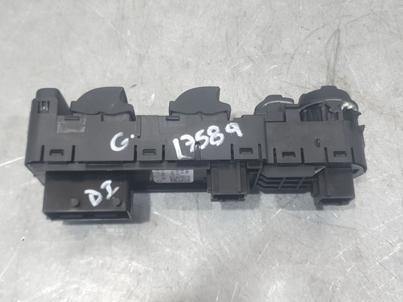 Recambio de mando elevalunas delantero izquierdo para peugeot 3008 ii suv (mc_, mr_, mj_, m4_) 1.5 bluehdi 130 referencia OEM IA