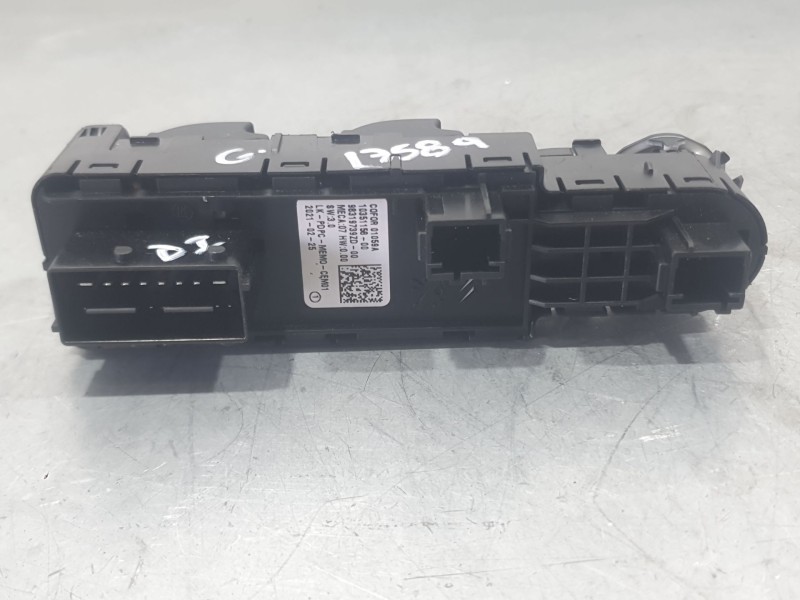 Recambio de mando elevalunas delantero izquierdo para peugeot 3008 ii suv (mc_, mr_, mj_, m4_) 1.5 bluehdi 130 referencia OEM IA