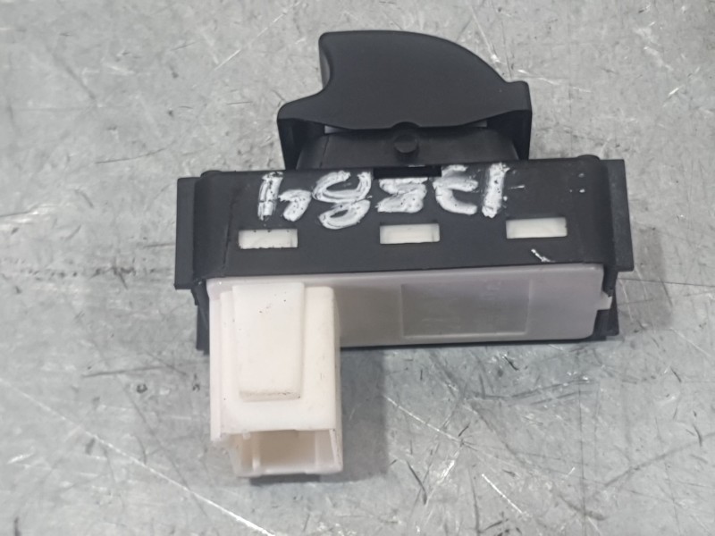 Recambio de mando elevalunas trasero izquierdo para peugeot 3008 ii suv (mc_, mr_, mj_, m4_) 1.5 bluehdi 130 referencia OEM IAM 