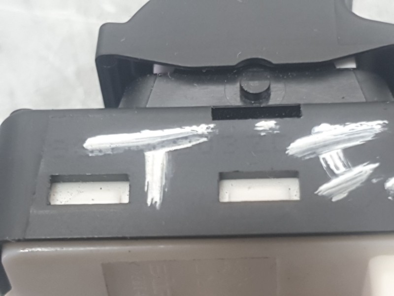 Recambio de mando elevalunas trasero izquierdo para peugeot 3008 ii suv (mc_, mr_, mj_, m4_) 1.5 bluehdi 130 referencia OEM IAM 