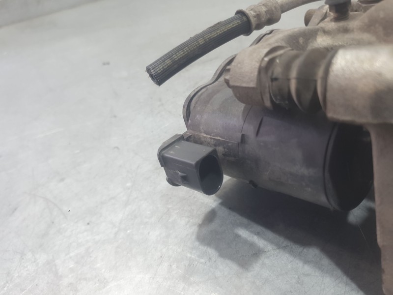 Recambio de pinza freno trasera derecha para peugeot 3008 ii suv (mc_, mr_, mj_, m4_) 1.5 bluehdi 130 referencia OEM IAM 9819060