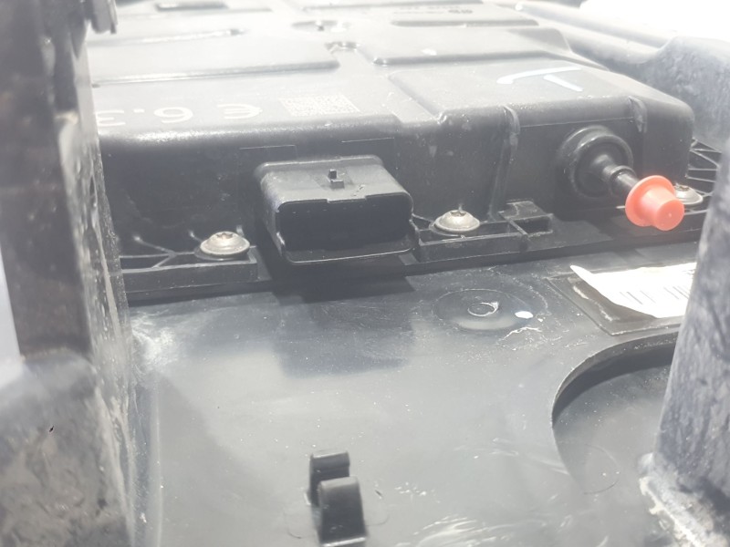 Recambio de deposito adblue para peugeot 3008 ii suv (mc_, mr_, mj_, m4_) 1.5 bluehdi 130 referencia OEM IAM 9826092180  