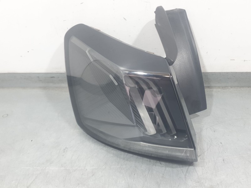 Recambio de piloto trasero izquierdo exterior para peugeot 3008 ii suv (mc_, mr_, mj_, m4_) 1.5 bluehdi 130 referencia OEM IAM 9