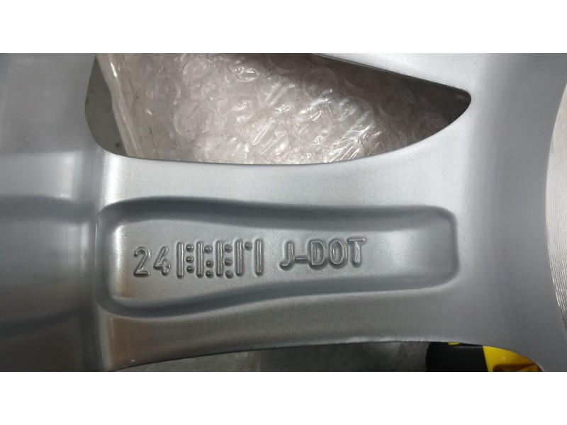 Recambio de llanta aluminio para toyota corolla sedán (_e21_) 1.8 vvti hybrid (zwe211, mzea12) referencia OEM IAM 7X16 5 TORN ET