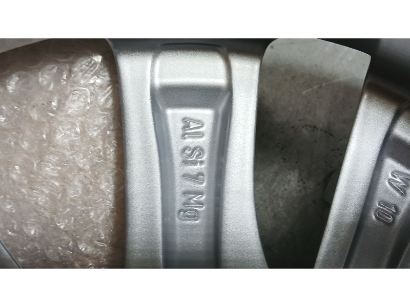 Recambio de llanta aluminio para toyota corolla sedán (_e21_) 1.8 vvti hybrid (zwe211, mzea12) referencia OEM IAM 7X16 5 TORN ET