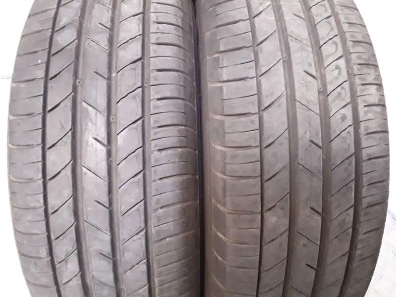 Recambio de neumatico pareja para neumaticos reutilizados - referencia OEM IAM 205651594V KUMHO 205/65/15/94V