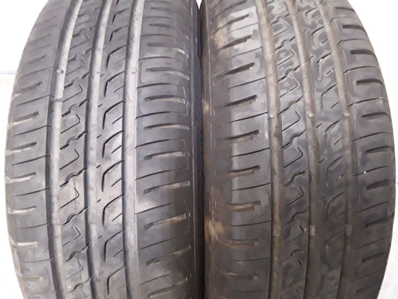 Recambio de neumatico pareja para neumaticos reutilizados - referencia OEM IAM 195651591H BARUM 195/65/15/H