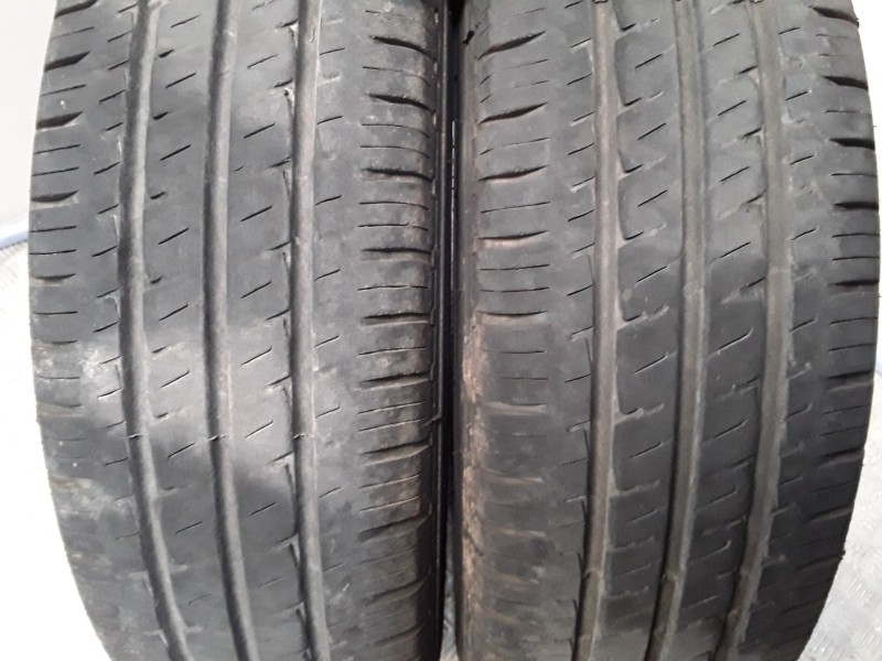 Recambio de neumatico pareja para neumaticos reutilizados - referencia OEM IAM 2157516C113-111R HANKOOK 215/75/16C/113-111R