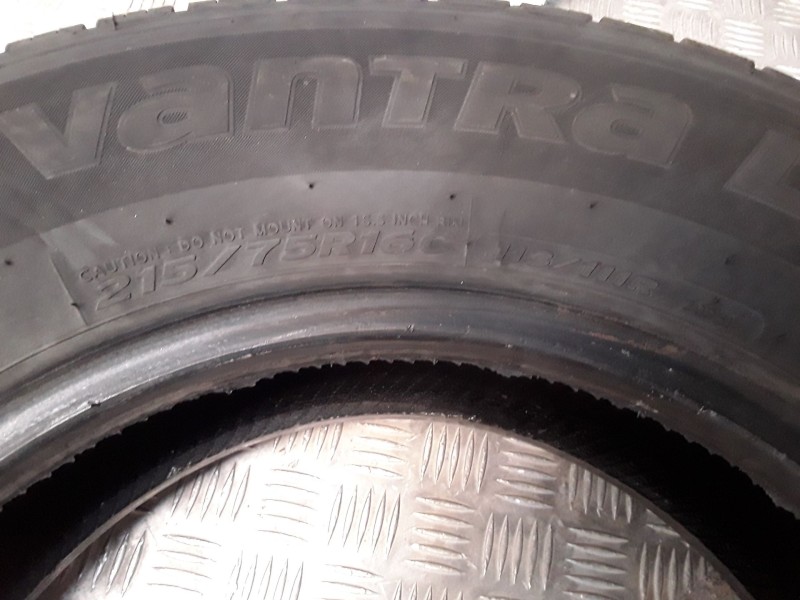 Recambio de neumatico pareja para neumaticos reutilizados - referencia OEM IAM 2157516C113-111R HANKOOK 215/75/16C/113-111R