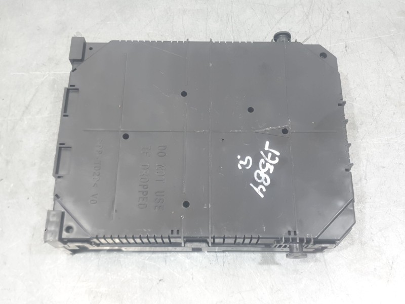 Recambio de caja reles / fusibles para peugeot 3008 ii suv (mc_, mr_, mj_, m4_) 1.5 bluehdi 130 referencia OEM IAM 9832880680  
