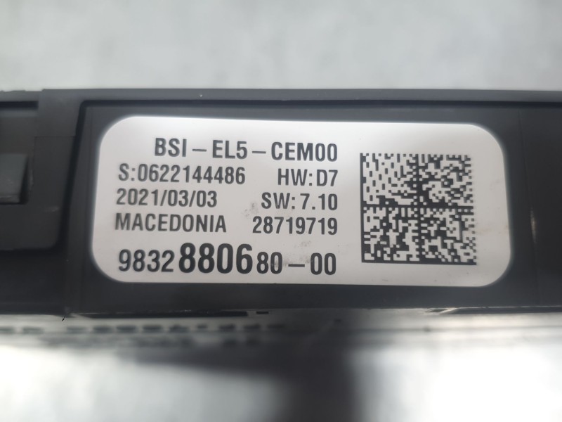 Recambio de caja reles / fusibles para peugeot 3008 ii suv (mc_, mr_, mj_, m4_) 1.5 bluehdi 130 referencia OEM IAM 9832880680  