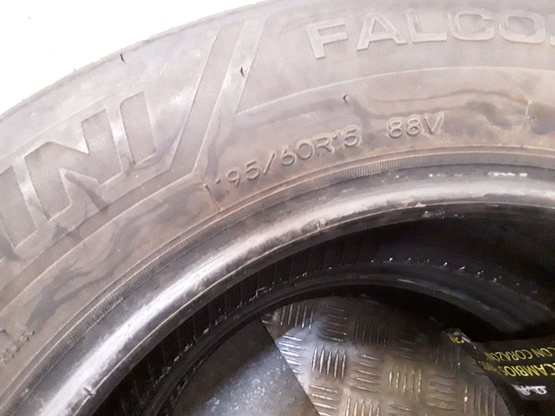 Recambio de neumatico pareja para neumaticos reutilizados - referencia OEM IAM 195601588V MAZZINI 195/60/15/88V