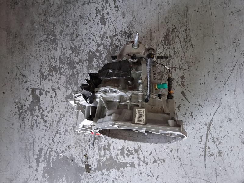 Recambio de caja cambios para renault captur ii (hf_) 1.0 tce 90 eco-g (hfm6) referencia OEM IAM JT4021 320107956R A071812