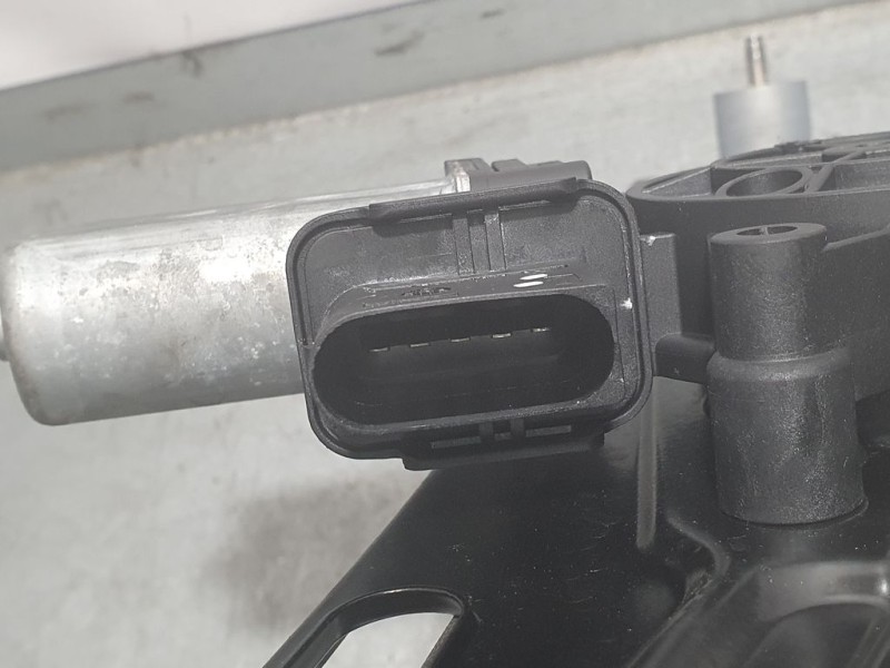 Recambio de elevalunas delantero derecho para bmw serie x1 (f48) sdrive18d referencia OEM IAM 734951406 13262410 HILEX ELECTRICO