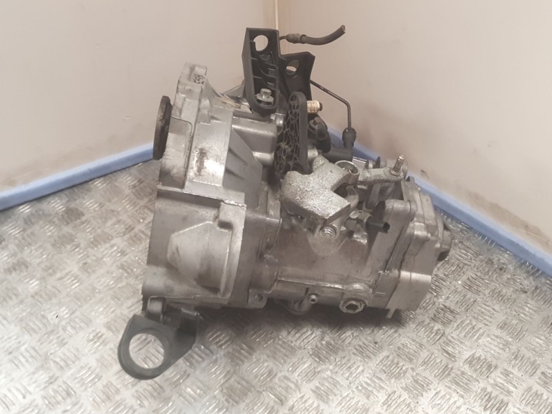 Recambio de caja cambios para volkswagen golf v (1k1) 1.4 tsi referencia OEM IAM JXP16117 379122 02S300046HV