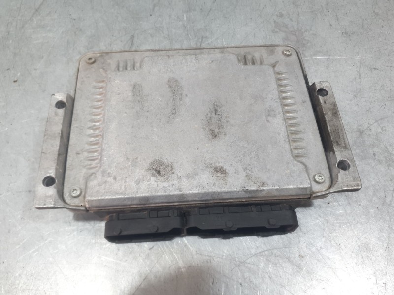 Recambio de centralita motor uce para fiat stilo multi wagon (192_) 1.9 jtd referencia OEM IAM 55198058 0281011553 BOSCH