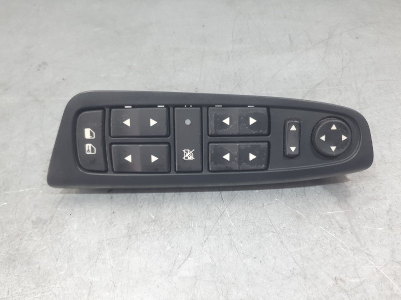 Recambio de mando elevalunas delantero izquierdo para fiat stilo multi wagon (192_) 1.9 jtd referencia OEM IAM 735400636 B569 
