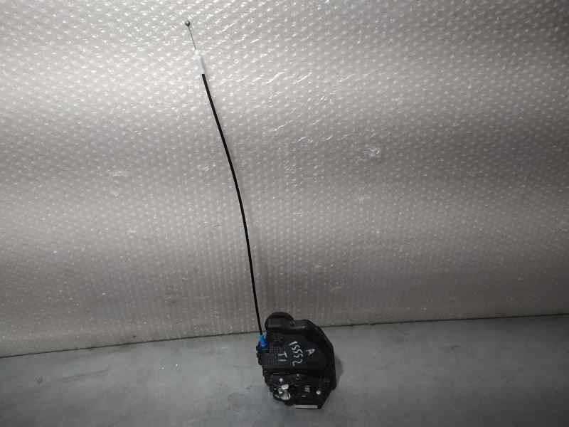 Recambio de cerradura puerta trasera izquierda para toyota auris hybrid business referencia OEM IAM 6904002211  4 PINES