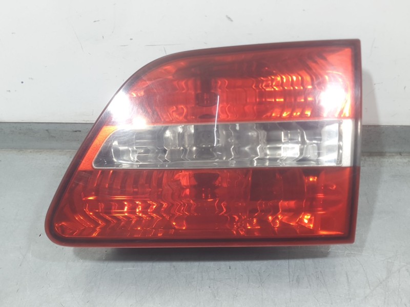 Recambio de piloto trasero derecho interior para fiat stilo multi wagon (192_) 1.9 jtd referencia OEM IAM 51717942 28180202 