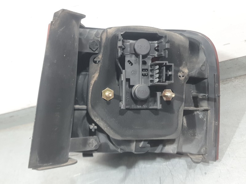 Recambio de piloto trasero izquierdo exterior para fiat stilo multi wagon (192_) 1.9 jtd referencia OEM IAM 46758989 28190102 