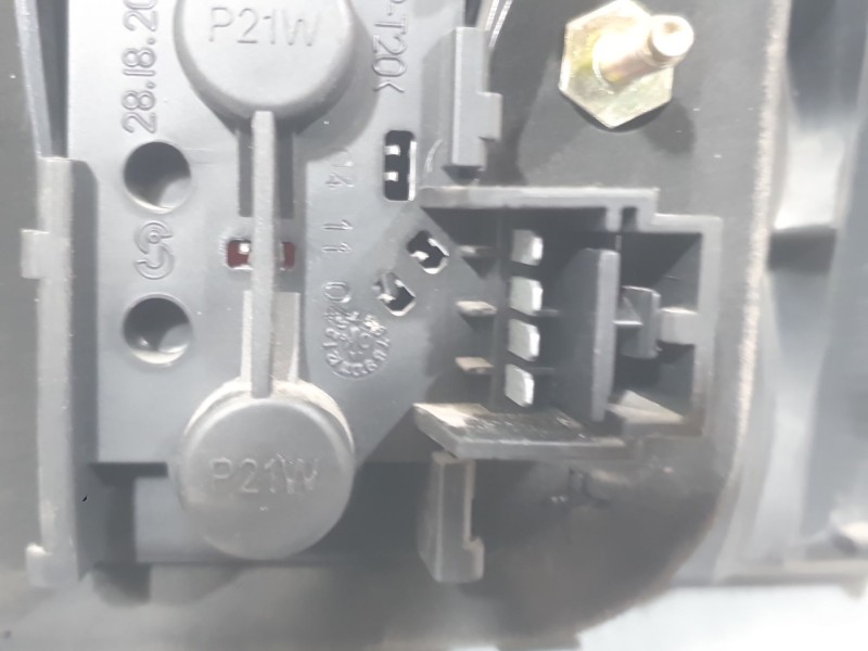 Recambio de piloto trasero izquierdo interior para fiat stilo multi wagon (192_) 1.9 jtd referencia OEM IAM 51717943 28180102 