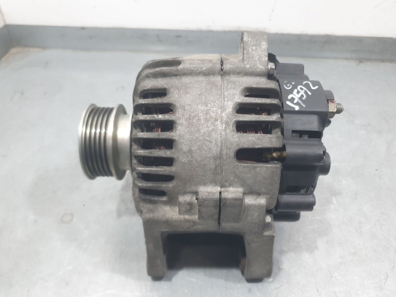 Recambio de alternador para renault megane ii (bm0/1_, cm0/1_) 1.6 16v (bm0c, cm0c) referencia OEM IAM 8200100907 2542664D VALEO