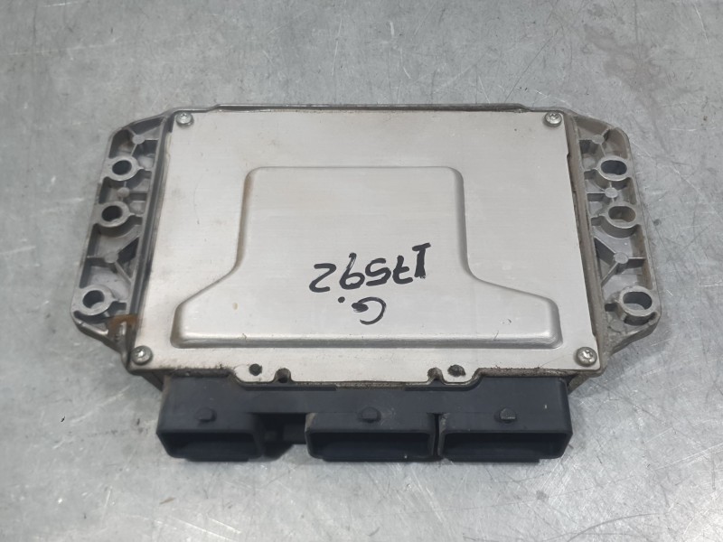 Recambio de centralita motor uce para renault megane ii (bm0/1_, cm0/1_) 1.6 16v (bm0c, cm0c) referencia OEM IAM 8200298457  