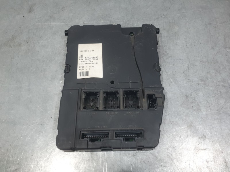 Recambio de caja reles / fusibles para renault megane ii (bm0/1_, cm0/1_) 1.6 16v (bm0c, cm0c) referencia OEM IAM 8200309690  