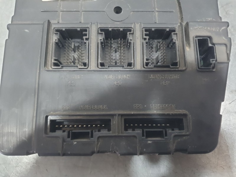 Recambio de caja reles / fusibles para renault megane ii (bm0/1_, cm0/1_) 1.6 16v (bm0c, cm0c) referencia OEM IAM 8200309690  