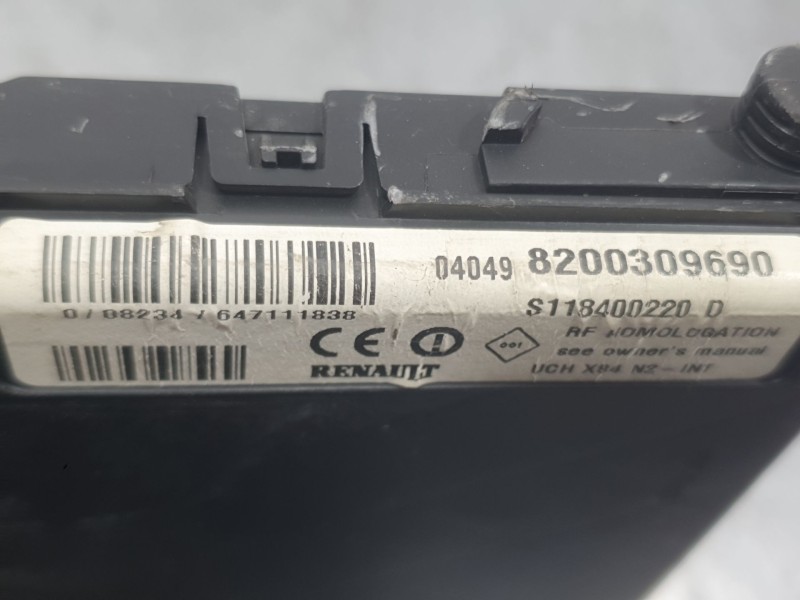 Recambio de caja reles / fusibles para renault megane ii (bm0/1_, cm0/1_) 1.6 16v (bm0c, cm0c) referencia OEM IAM 8200309690  