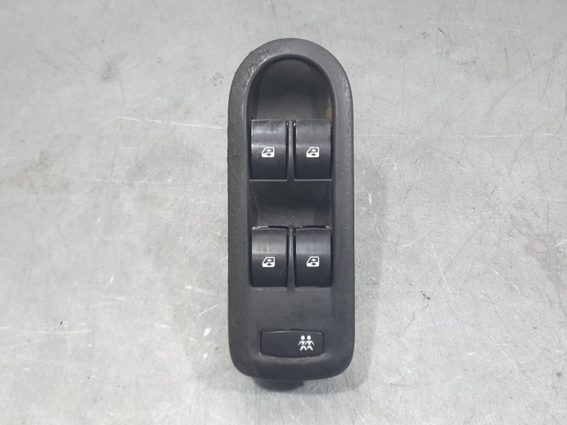 Recambio de mando elevalunas delantero izquierdo para renault megane ii (bm0/1_, cm0/1_) 1.6 16v (bm0c, cm0c) referencia OEM IAM