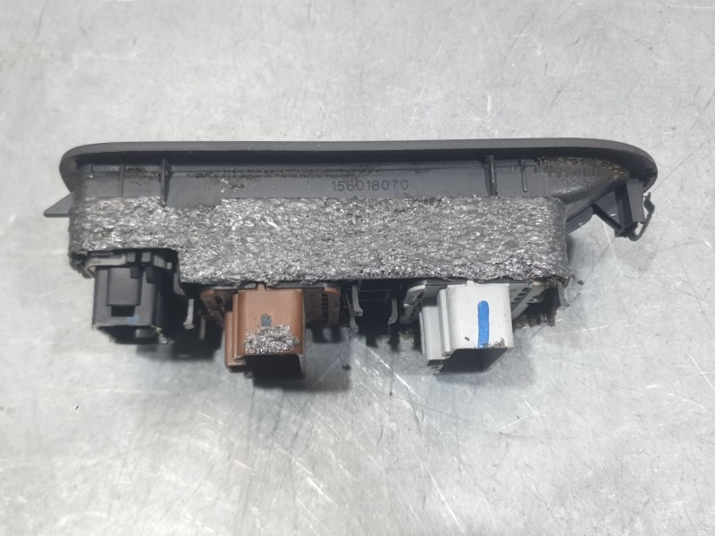 Recambio de mando elevalunas delantero izquierdo para renault megane ii (bm0/1_, cm0/1_) 1.6 16v (bm0c, cm0c) referencia OEM IAM
