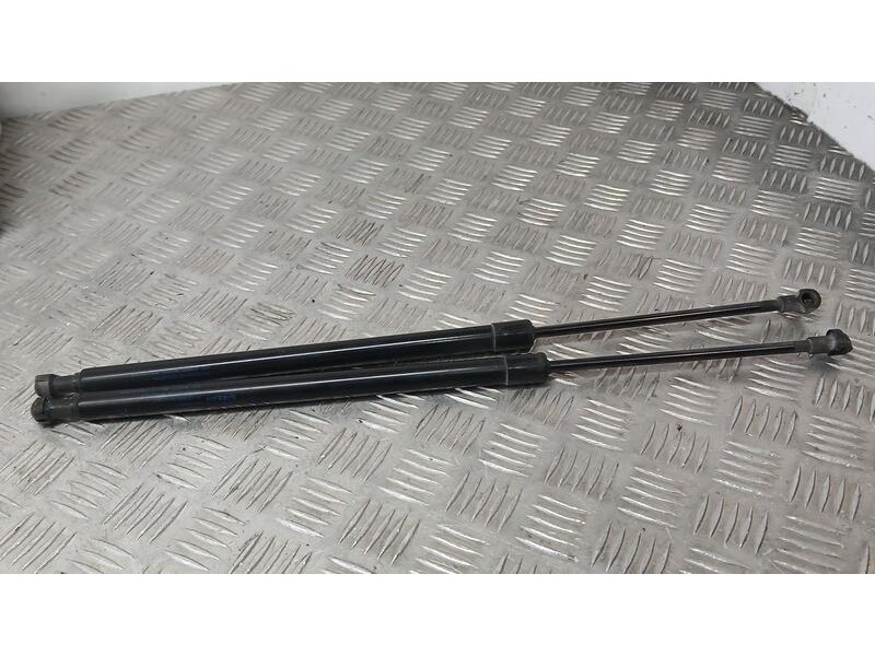 Recambio de amortiguadores maletero / porton para nissan pulsar (c13) acenta referencia OEM IAM 904503ZLOA PAREJA 