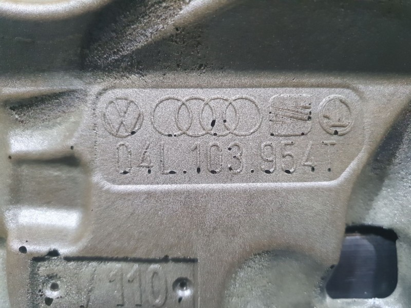 Recambio de tapa motor para audi q3 (8ub, 8ug) 2.0 tdi quattro referencia OEM IAM 04L103925R  