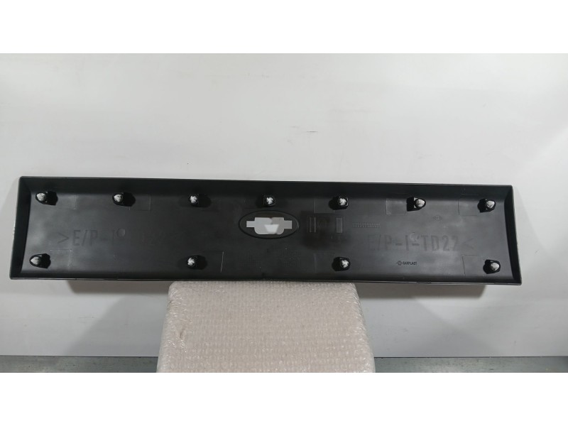 Recambio de moldura para opel movano b furgoneta (x62) 2.3 cdti fwd (fv) referencia OEM IAM  MOLDURA ALETA TRASERA DERECHA 