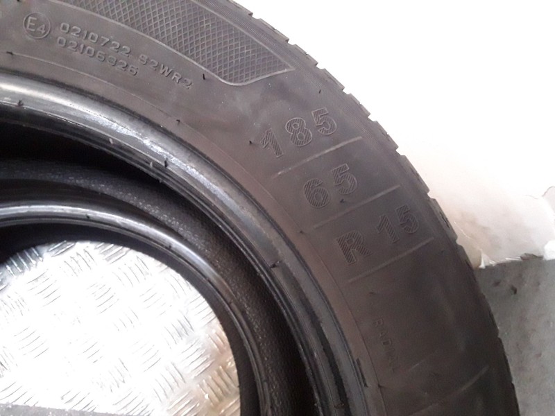 Recambio de neumatico pareja para neumaticos reutilizados - referencia OEM IAM 185651588T KLEBER 185/65/15/88T