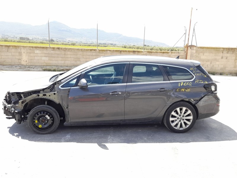 opel astra h sedán (a04) del año 2011