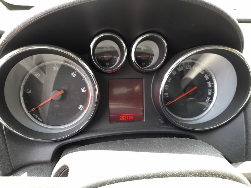 opel astra h sedán (a04) del año 2011