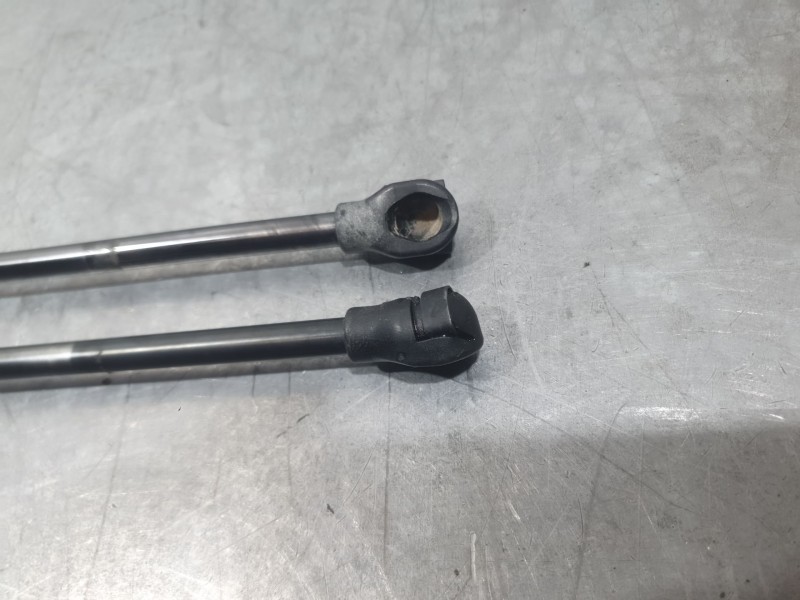Recambio de amortiguadores maletero / porton para peugeot 3008 allure pack referencia OEM IAM 9841148880  