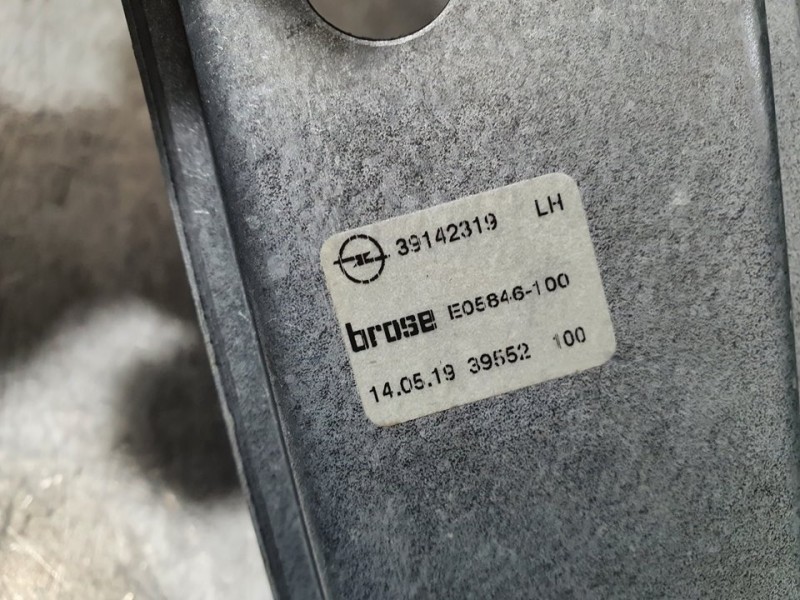 Recambio de elevalunas trasero izquierdo para opel astra k sports tourer selective start/stop referencia OEM IAM 39142319 E05846