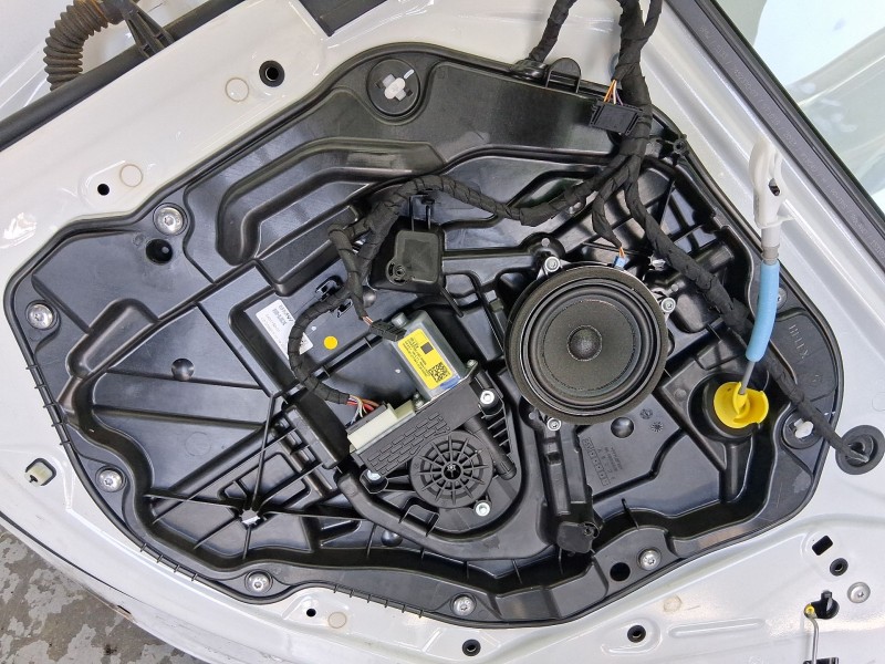 Recambio de elevalunas trasero derecho para bmw 1 (f40) 116 d referencia OEM IAM 51337465244  