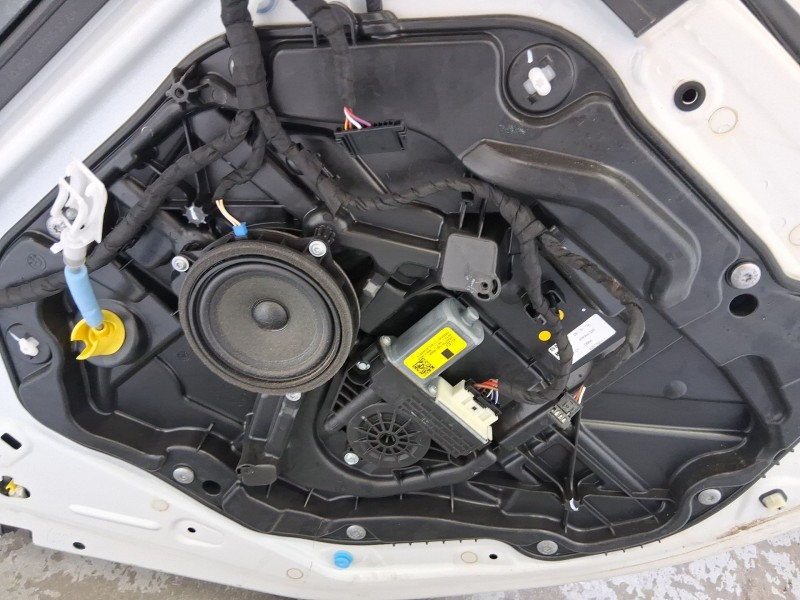 Recambio de elevalunas trasero izquierdo para bmw 1 (f40) 116 d referencia OEM IAM 51337465243  