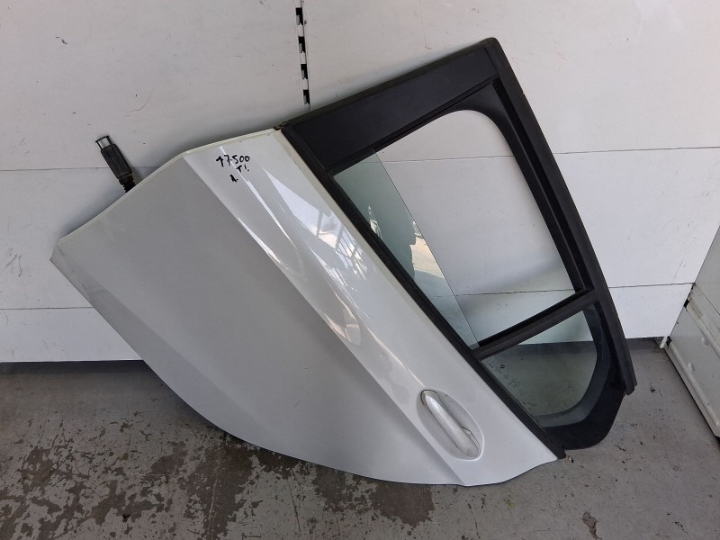 Recambio de puerta trasera izquierda para bmw 1 (f40) 116 d referencia OEM IAM 41528737063  