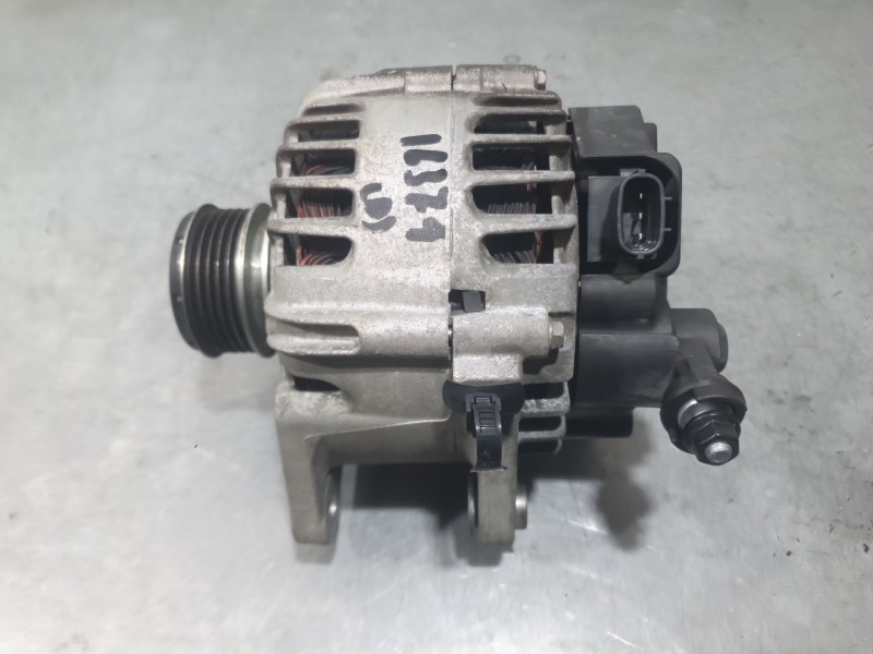 Recambio de alternador para kia cee´d drive referencia OEM IAM 373002A601 2616019A VALEO