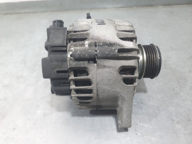 Recambio de alternador para kia cee´d drive referencia OEM IAM 373002A601 2616019A VALEO