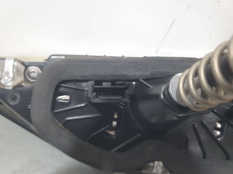 Recambio de piloto trasero izquierdo interior para bmw 1 (f40) 116 d referencia OEM IAM 647751  