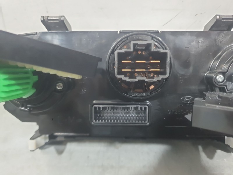 Recambio de mando calefaccion / aire acondicionado para hyundai i20 ii (gb, ib) 1.2 referencia OEM IAM 97250C8011  