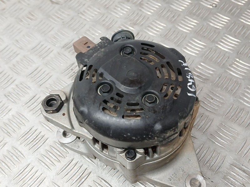 Recambio de alternador para kia cee´d (jd) 1.6 crdi 136 referencia OEM IAM 373002A750 DENSO 1042113580