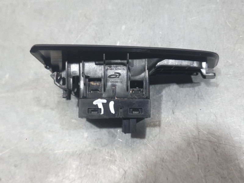 Recambio de mando elevalunas trasero izquierdo para bmw 1 (f40) 116 d referencia OEM IAM 7950756  
